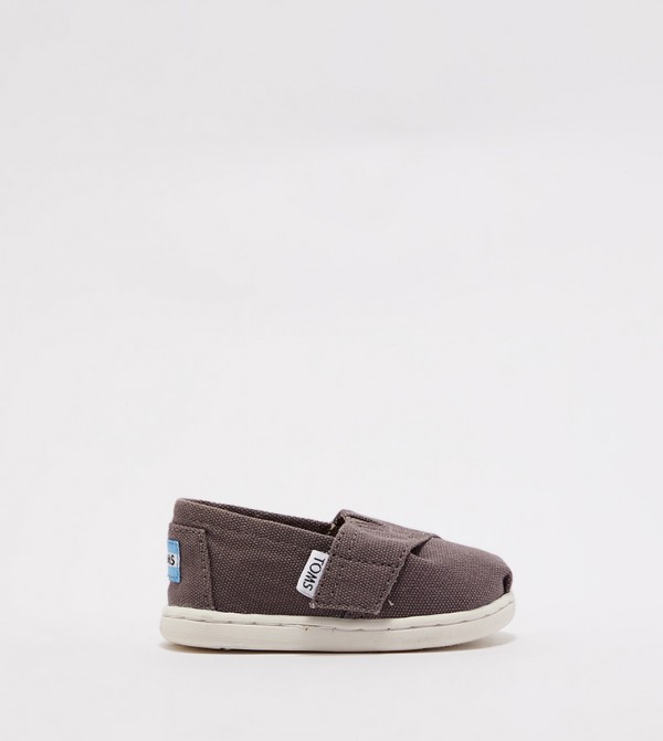 Toms hot sale shoes riyadh