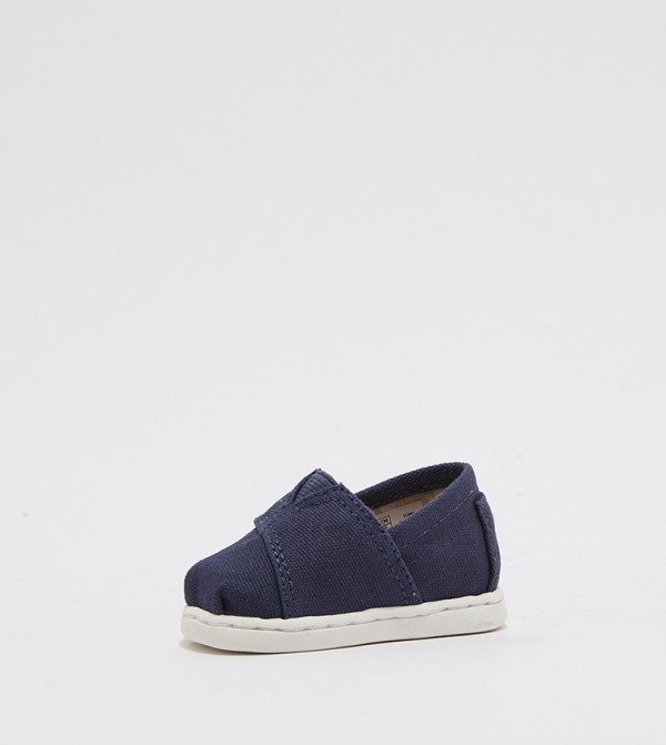 Toms on sale shoes riyadh
