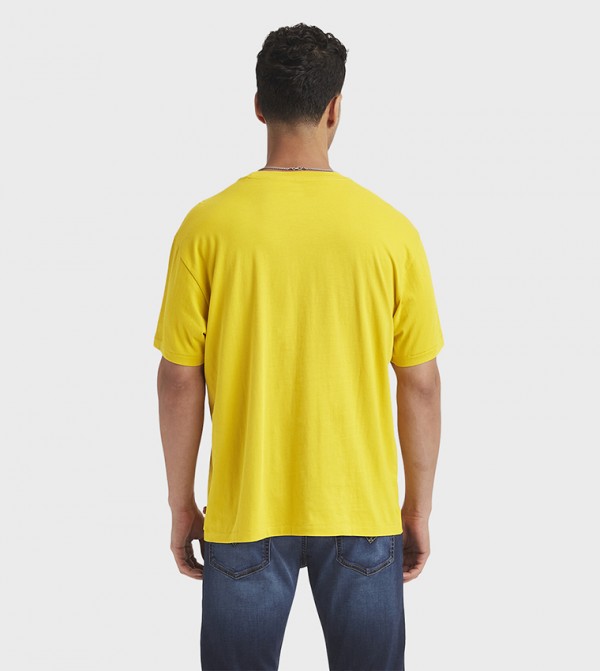 ليفايز تيشيرتات كاجوال - أصفر Round Neck T-Shirts