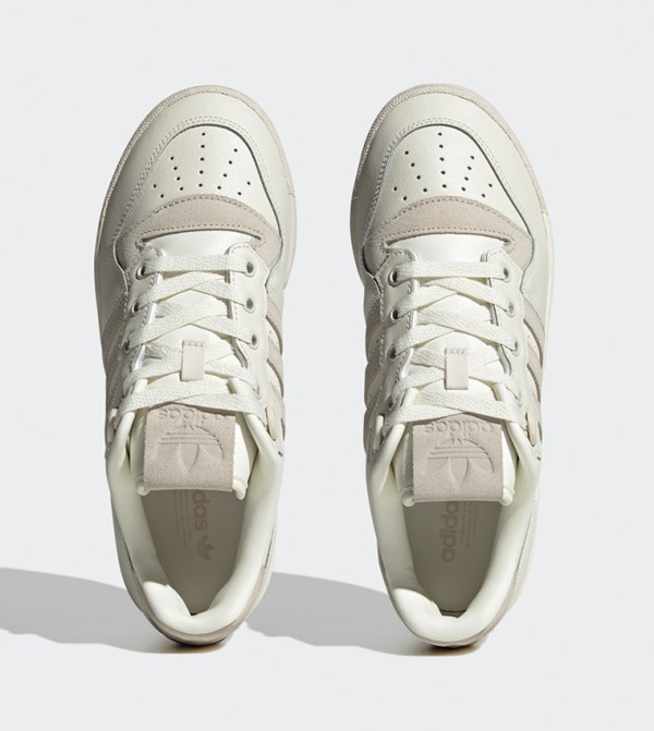 اديداس أحذية كرة قدم - أوف وايت كرة القدم