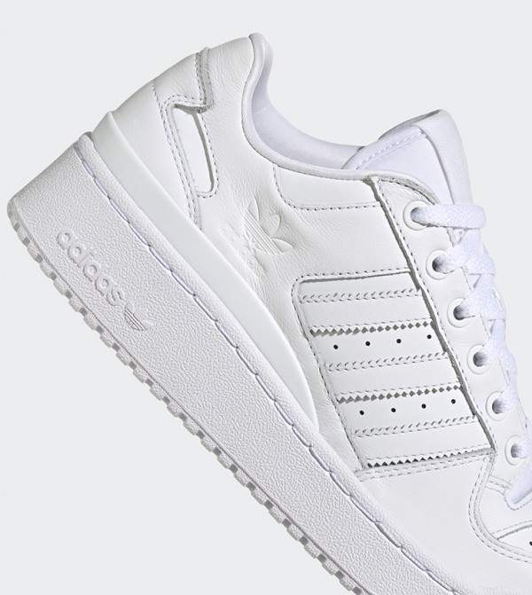 اديداس أحذية كرة قدم - أبيض كرة القدم