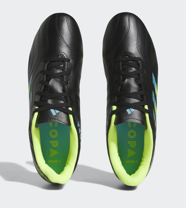 اديداس أحذية كرة قدم - أسود كرة القدم