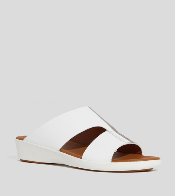 ألدو  صنادل - أبيض صنادل عربية