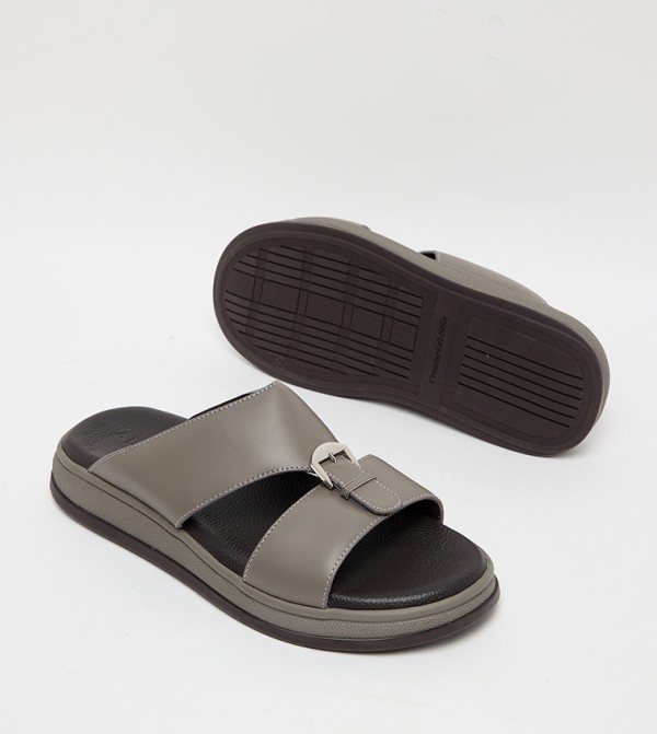 ألدو  صنادل - رمادي صنادل عربية