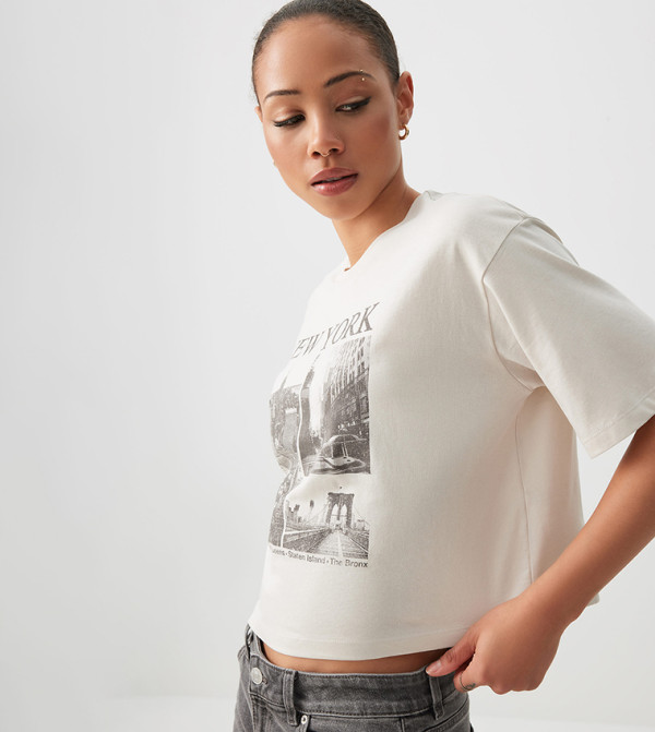 اردين  - أوف وايت  Short Sleeve T-Shirts