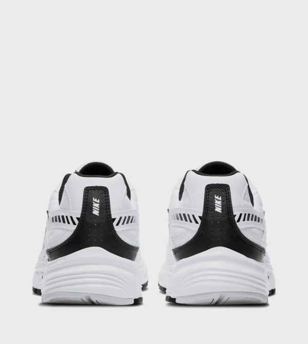 Nike  Sports Shoes - White Running Shoes