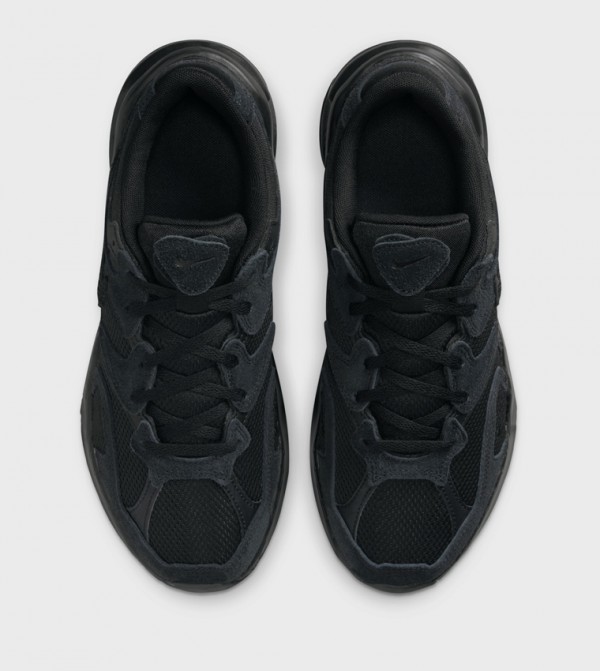 Nike - Black Low Top