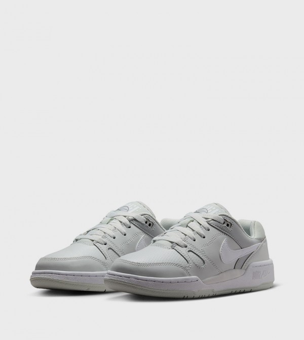 Nike Nike - White Low Top