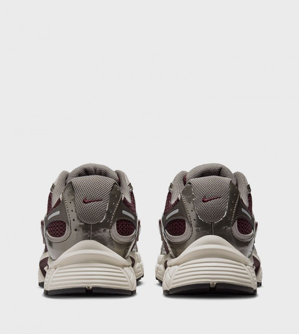 Nike  Sneakers - Burgundy Low Top