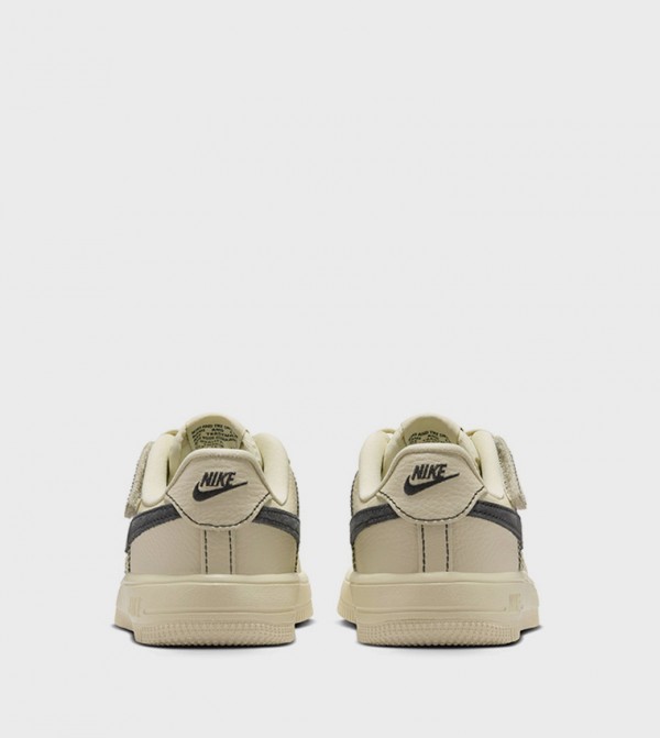 Nike Nike - Beige Casual Shoes