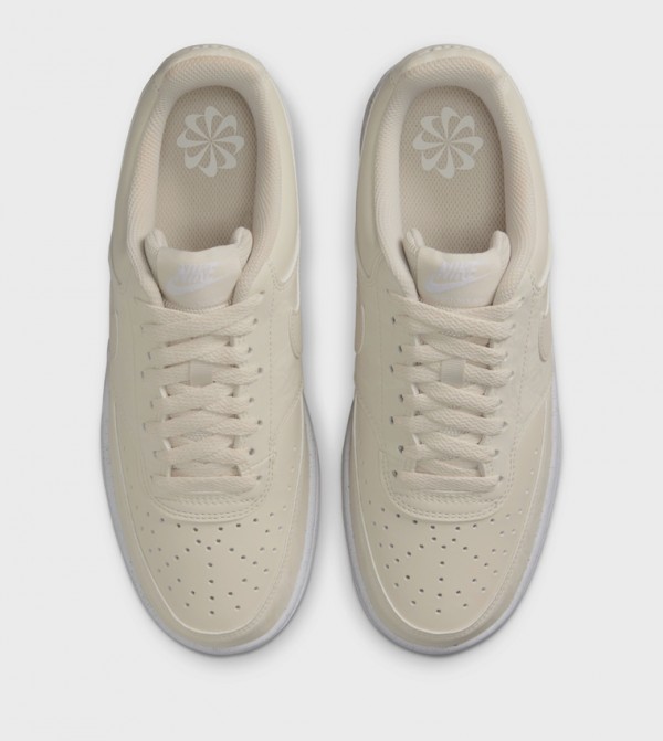 Nike Nike - Beige Low Top
