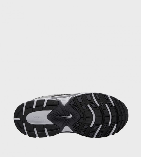 Nike  - Multi Low Top