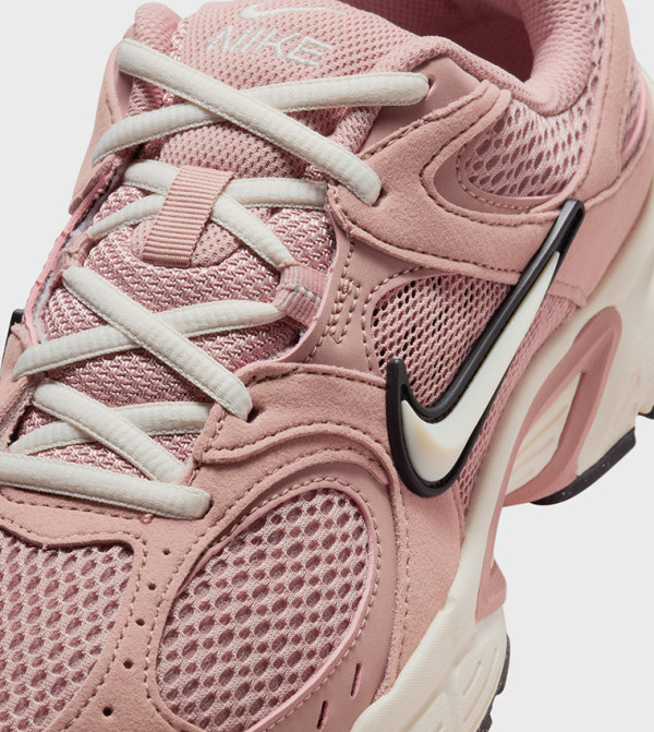 نايك نايكي - وردي أحذية برقبة منخفضة 