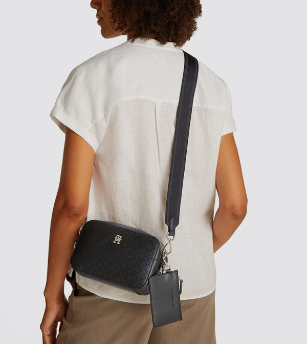 Tommy Hilfiger Tommy Hilfiger - Black Cross Body Bags