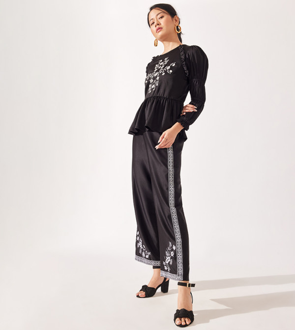 ذا ليبل لايف&nbsp; ذا ليبل لايف - أسود توبات  وبلايز