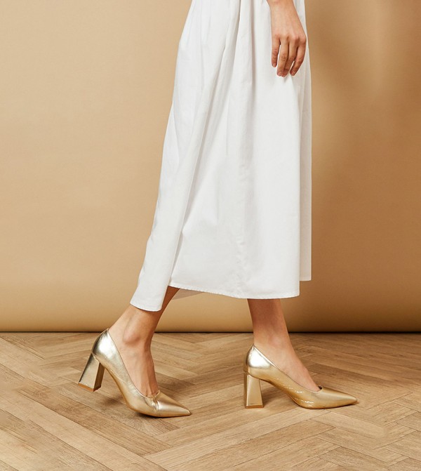Oasis Oasis - Gold Pumps
