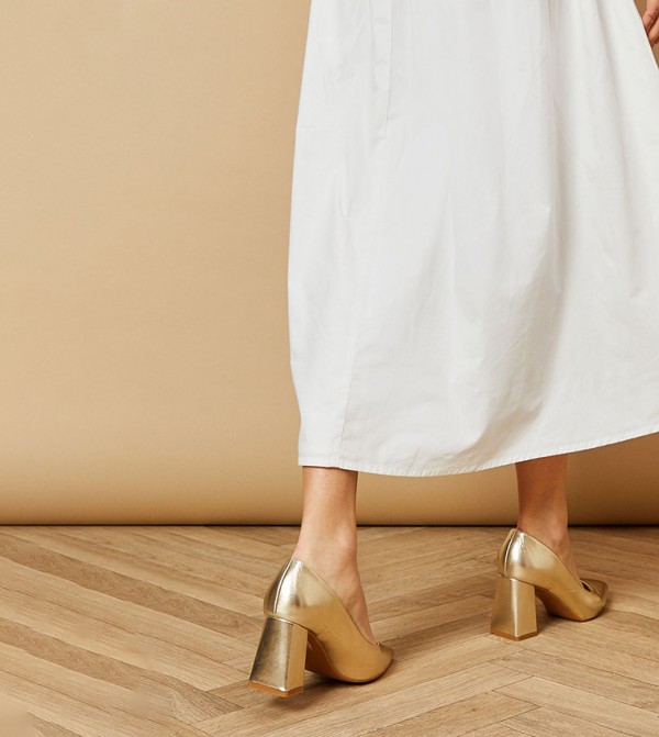 Oasis Oasis - Gold Pumps