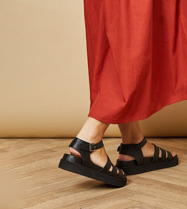 Oasis Oasis - Black Platforms