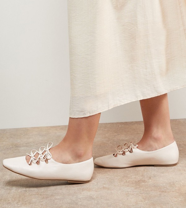 Oasis  Ballerinas - Off White undefined