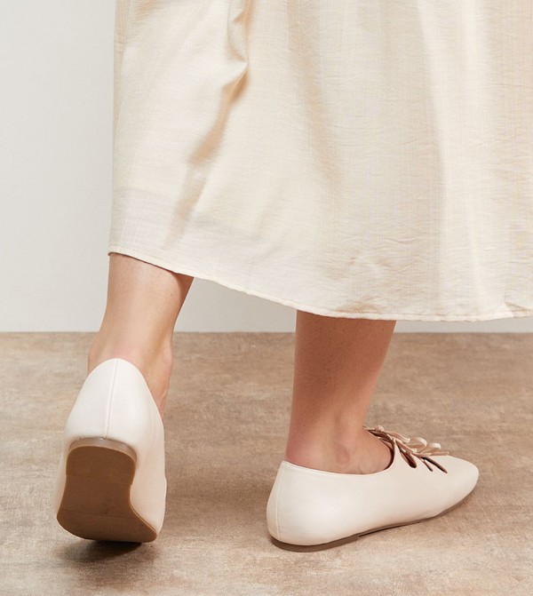 Oasis  Ballerinas - Off White undefined