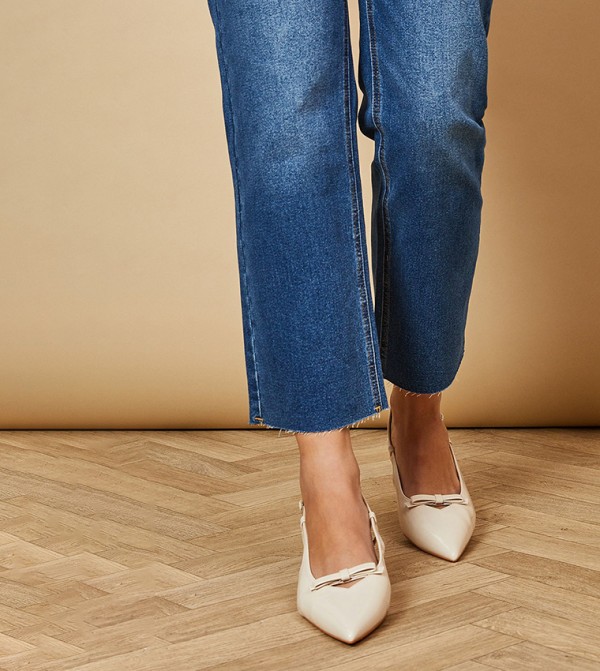 Oasis Oasis - Beige Pumps
