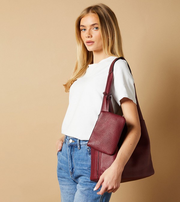 Oasis Oasis - Red Tote Bags