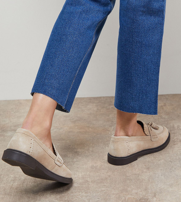 Oasis  Loafers & Mocassins - Beige undefined