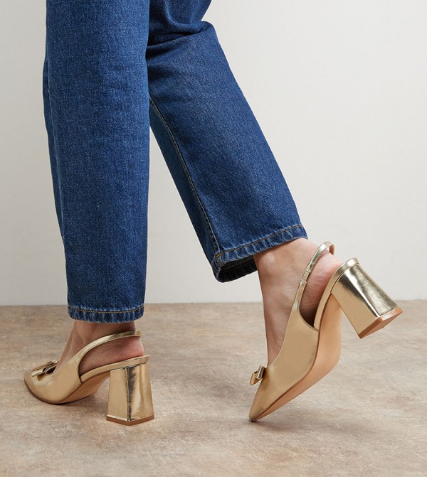 Oasis Oasis - Gold Pumps
