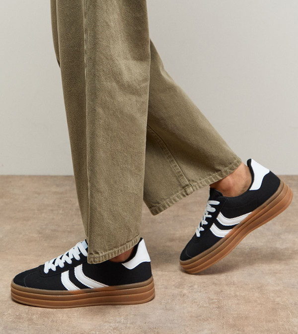 اويسيس  اويسيس - أسود أحذية برقبة منخفضة 