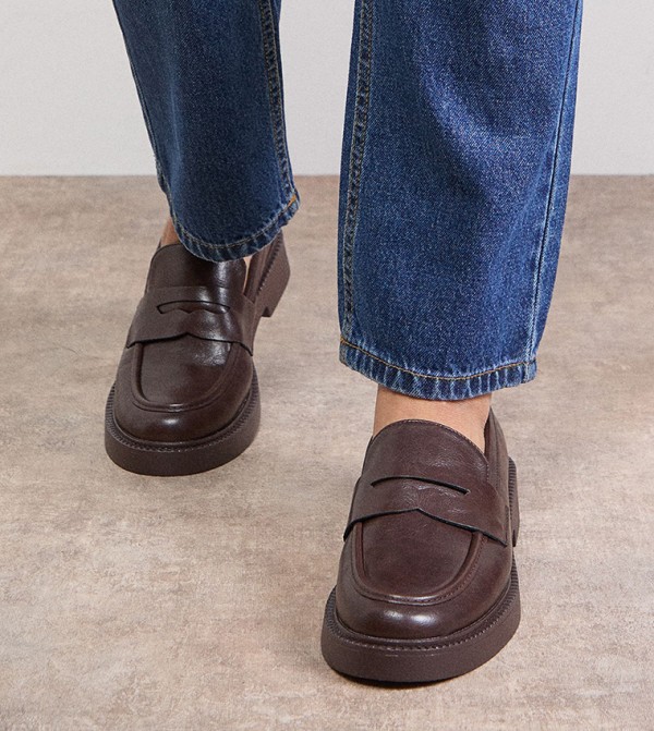 اويسيس اويسيس - بني داكن undefined