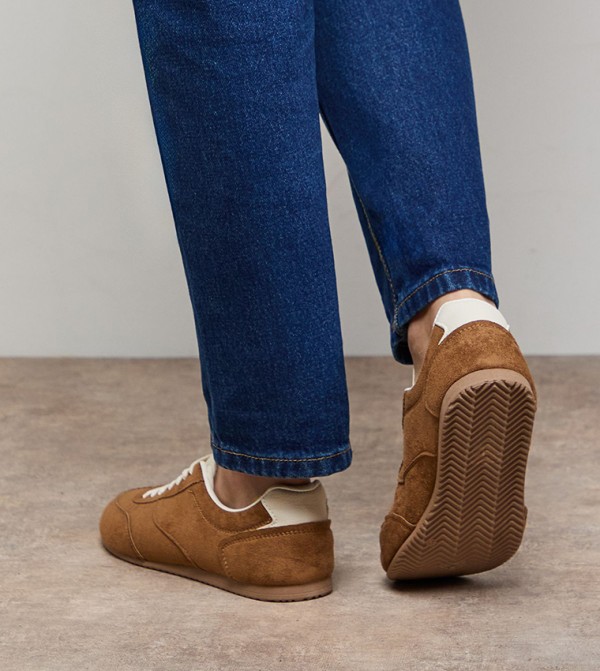 اويسيس اويسيس - بيج أحذية برقبة منخفضة