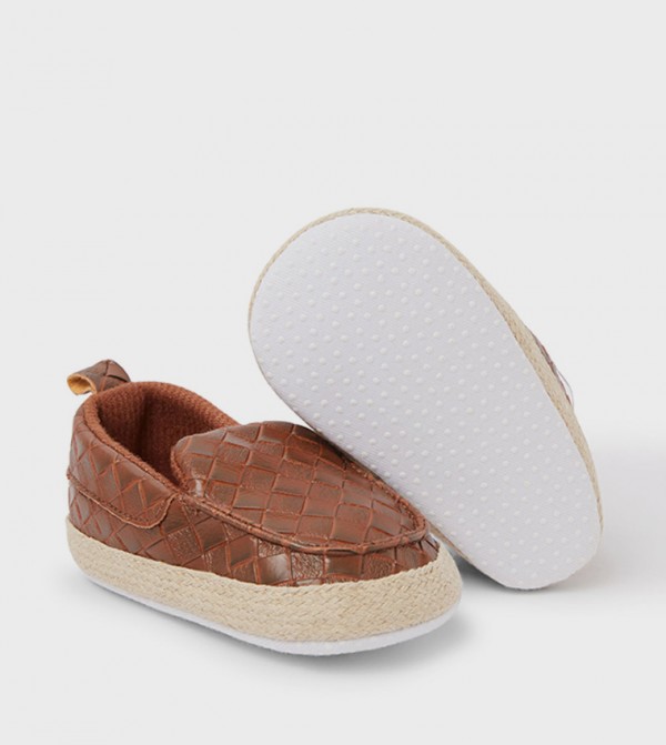 بيبيز آند مور  أحذية - بني داكن  لوفر