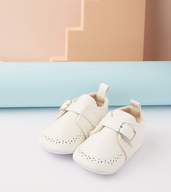 BABIES & MORE  Casual Shoes - Off White Casual Slip-On's