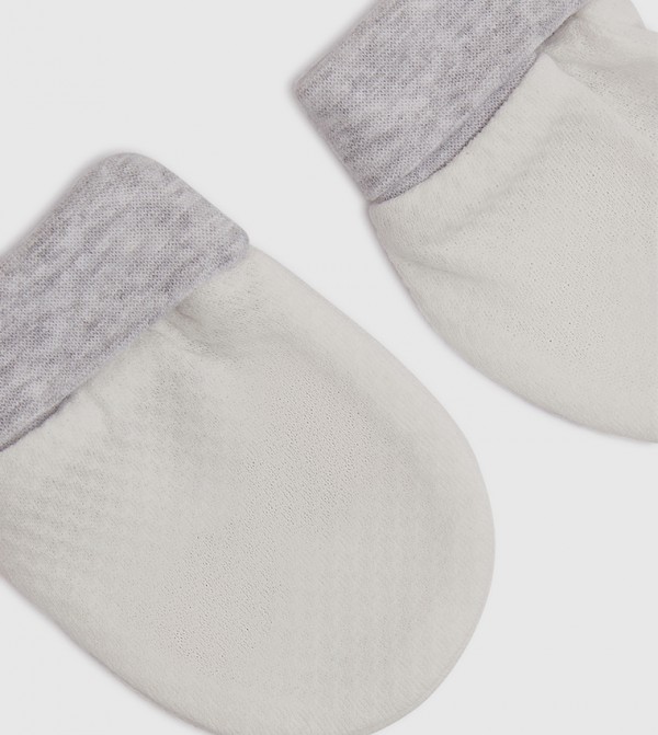 BABIES & MORE  Kids Accessories - White Caps & Mittens