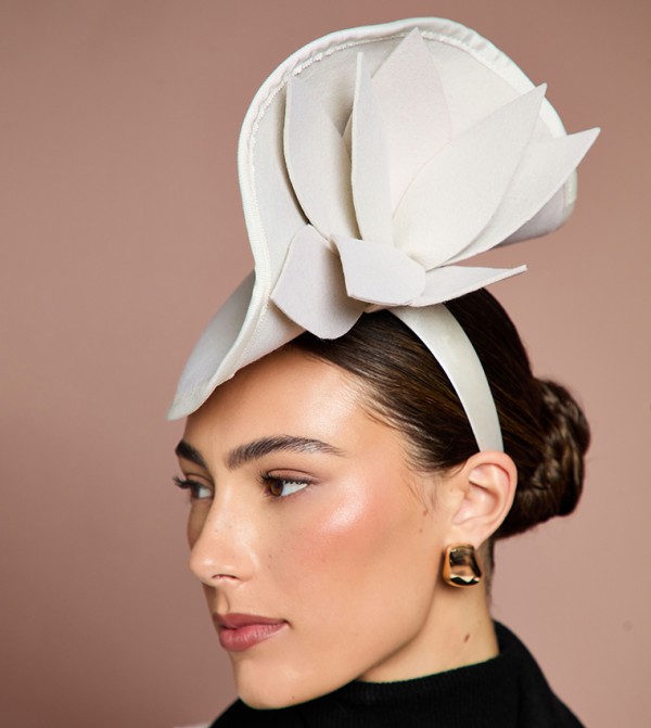 كوست كابات وقبعات - أبيض Headbands