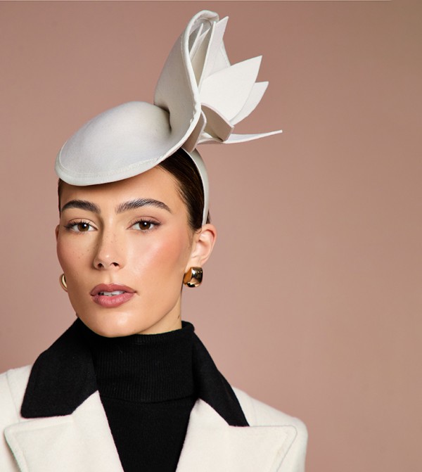 كوست كابات وقبعات - أبيض Headbands