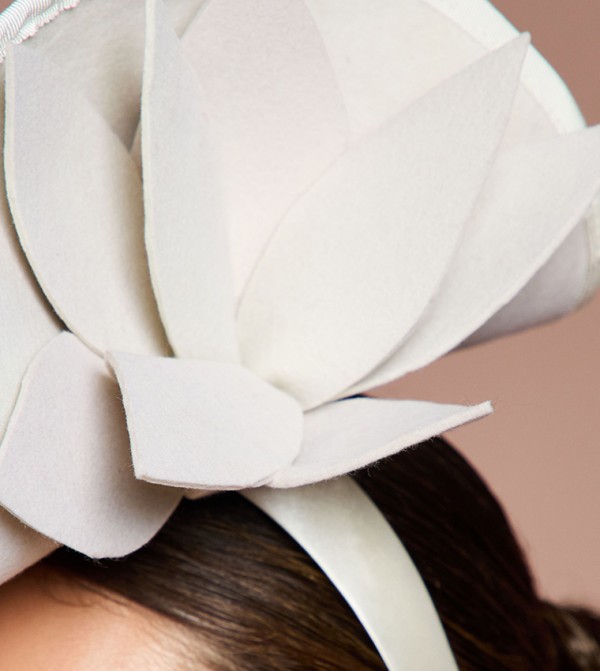 كوست كابات وقبعات - أبيض Headbands