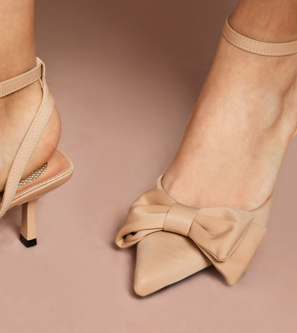 Coast - Beige Pumps