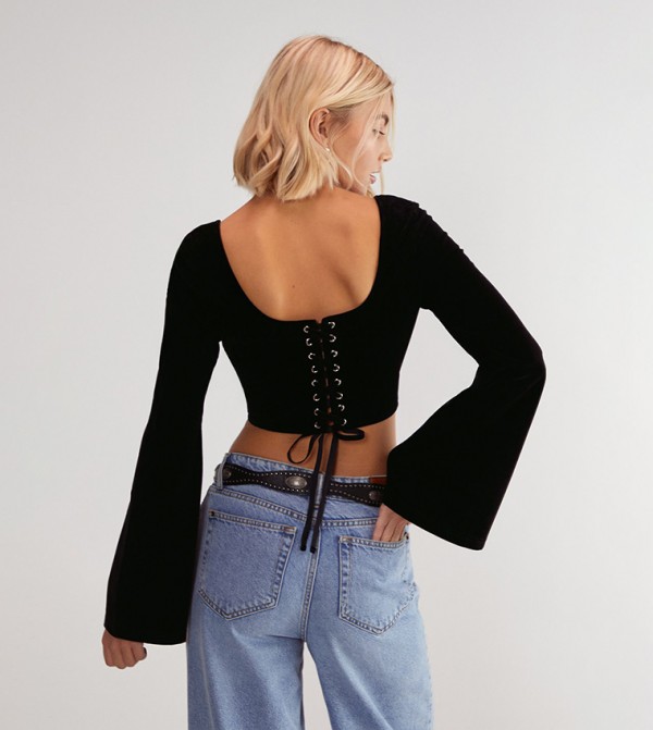 ناستي غال  بلوزات - أسود Cropped Tops
