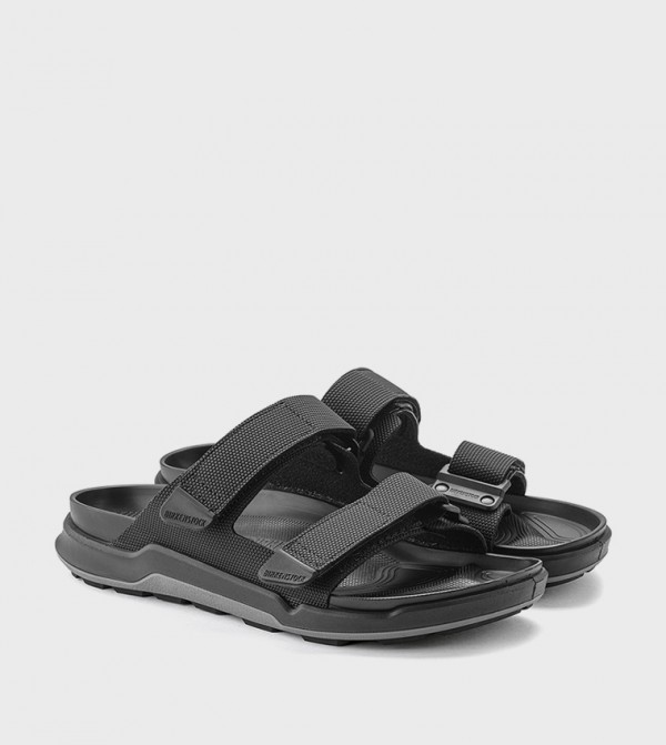 بيركنستوك  صنادل - أسود صنادل كاجوال