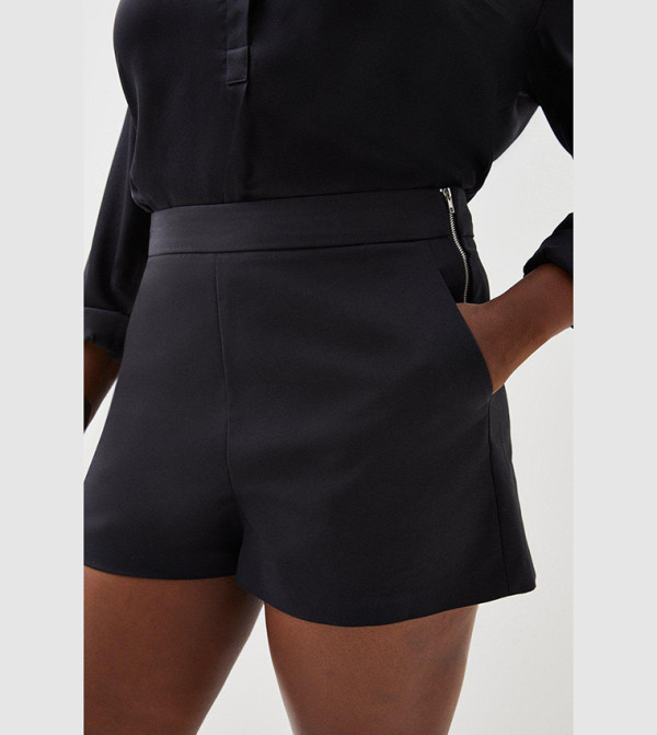 Karen Millen Plus Size - Black Shorts