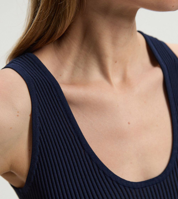 كارن ميلين توبات بلا أكمام - كحلي Sleeveless Tops