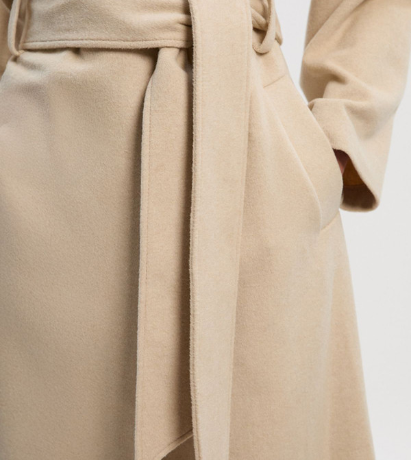 كارن ميلين  جاكيتات ومعاطف - بيج معاطف