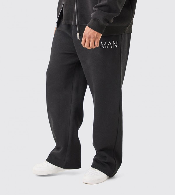 boohooMAN  Pants & Chinos - Black Joggers