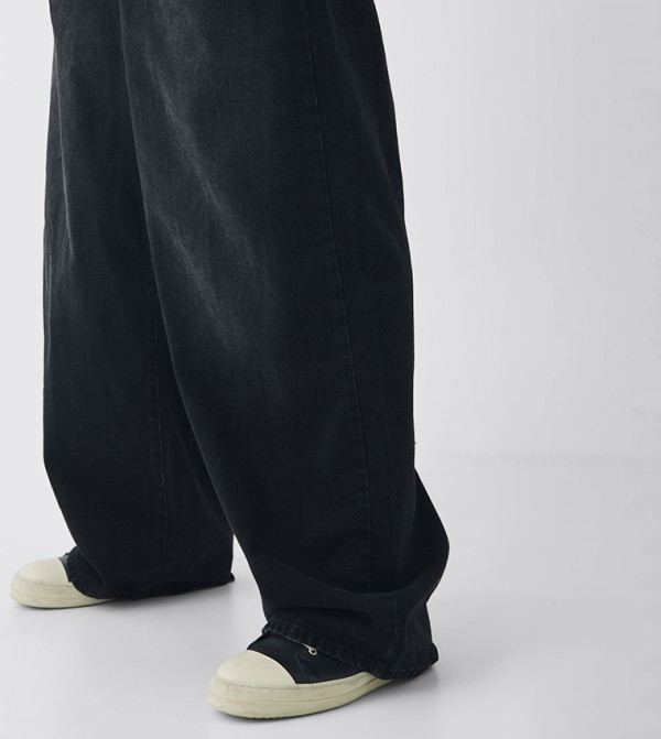 boohooMAN boohooMAN - Black Relaxed Jeans