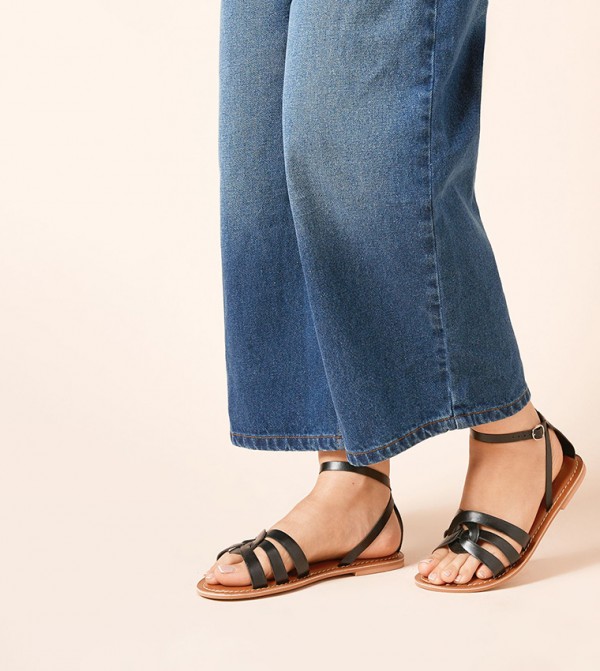 Dorothy Perkins Dorothy Perkins - Black Flat Sandals