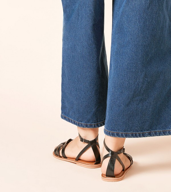 Dorothy Perkins Dorothy Perkins - Black Flat Sandals
