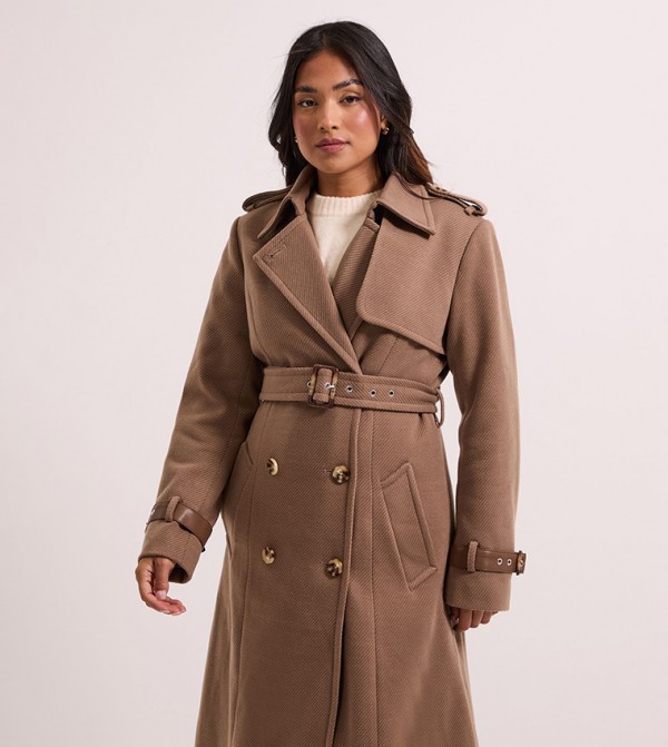 دوروثي بيركينز دورثي بيكينز - بني معاطف