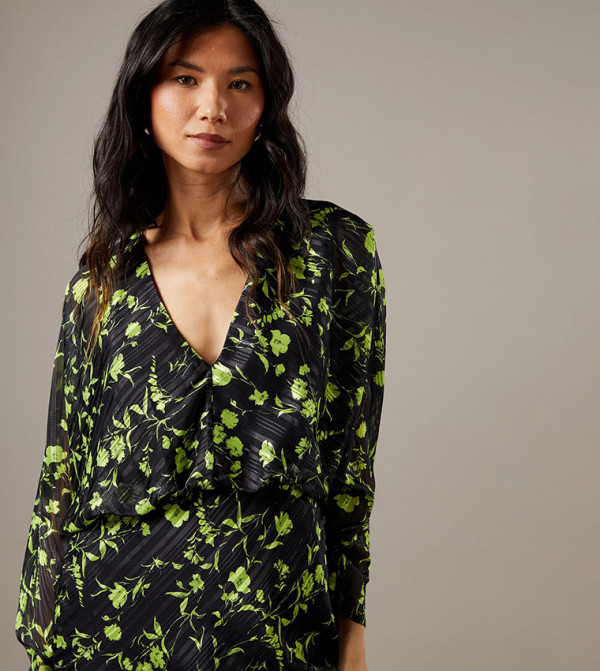 ويرهاوس  - أخضر Midi Dresses