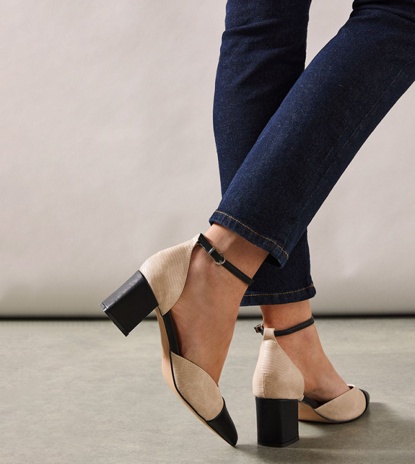 واليس - اوتليت - بيج أحذية بكعب